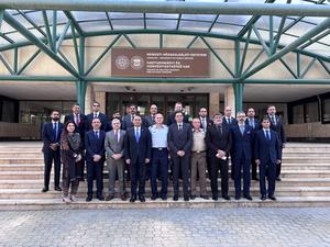Katonai diplomáciai találkozó_nyitó és belső